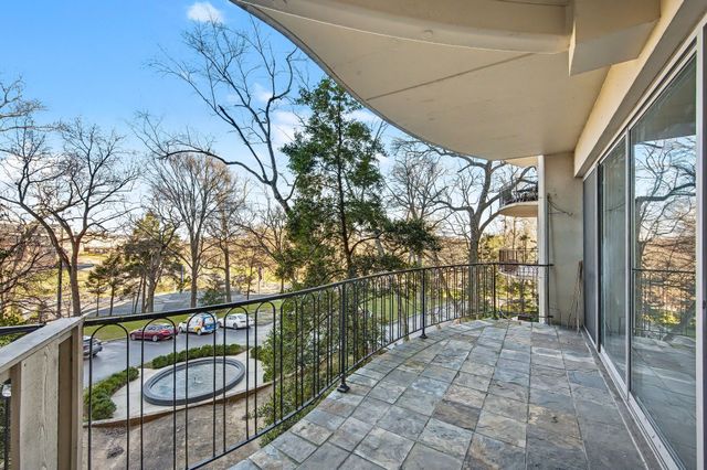 4215 Harding Pike Apt 303, Nashville, TN 37205