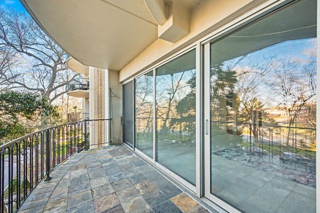 4215 Harding Pike Apt 303, Nashville, TN 37205