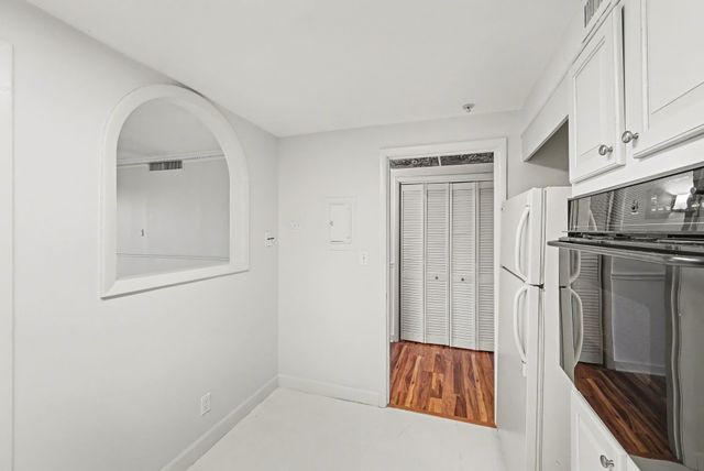 4215 Harding Pike Apt 303, Nashville, TN 37205