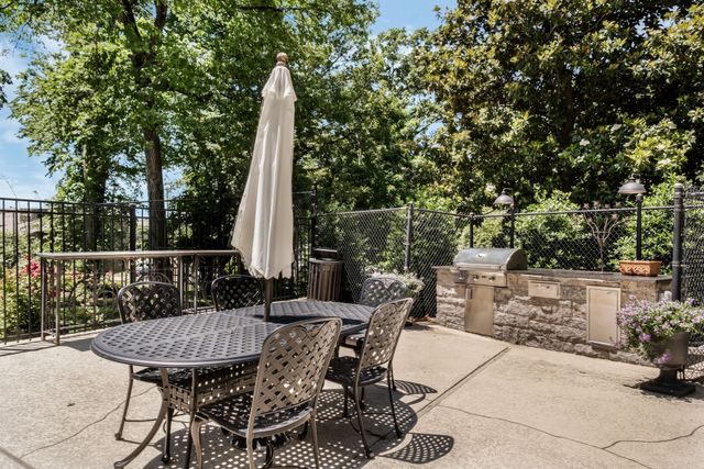 4215 Harding Pike Apt 303, Nashville, TN 37205