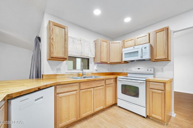 1355 1st Avenue, Deland, FL 32724