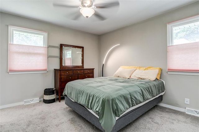 10101 NW MIRROR LAKE Court, Kansas City, MO 64152