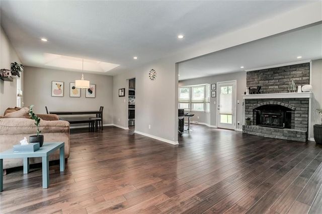 10101 NW MIRROR LAKE Court, Kansas City, MO 64152