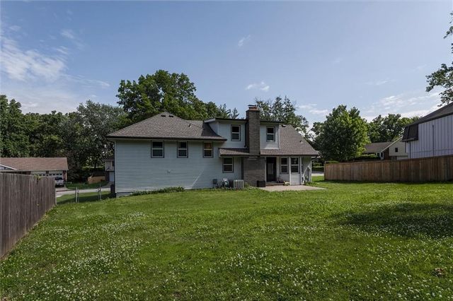 10101 NW MIRROR LAKE Court, Kansas City, MO 64152