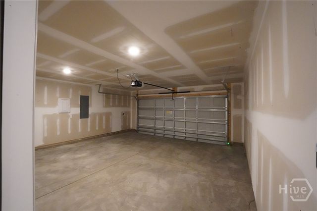 457 Coconut Drive, Bloomingdale, GA 31302