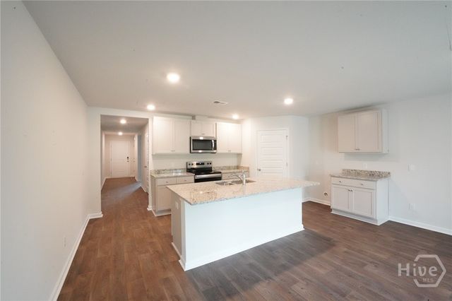 457 Coconut Drive, Bloomingdale, GA 31302