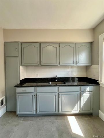 168 Bondie Street, Wyandotte, MI 48192