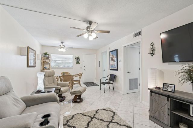 2750 E BAY DRIVE 12B, Largo, FL 33771