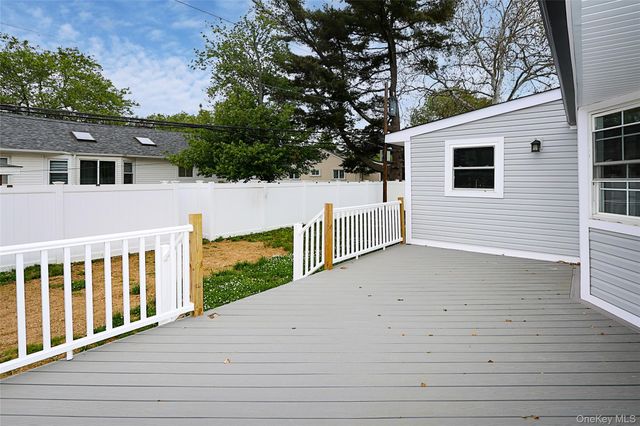 224 Hungry Harbor Road, Valley Stream, NY 11581