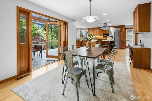 20005 NE 42nd Street, Sammamish, WA 98074