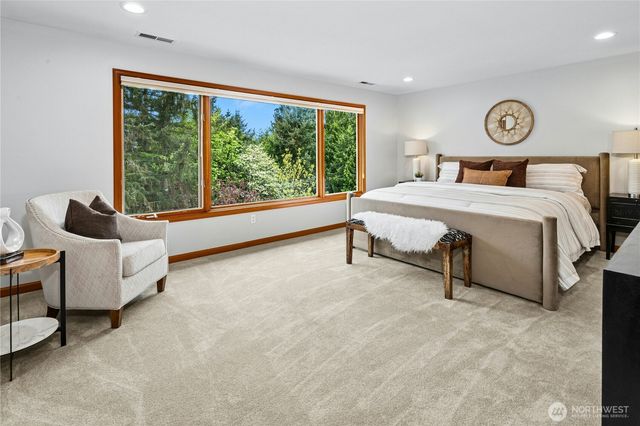 20005 NE 42nd Street, Sammamish, WA 98074