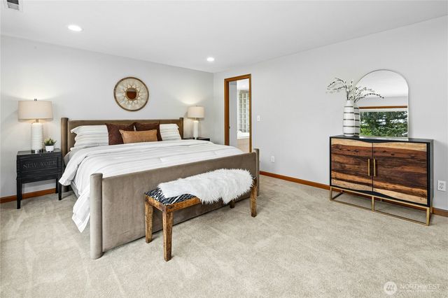 20005 NE 42nd Street, Sammamish, WA 98074