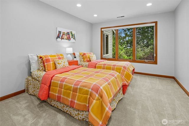 20005 NE 42nd Street, Sammamish, WA 98074