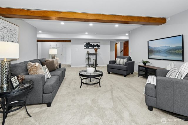 20005 NE 42nd Street, Sammamish, WA 98074