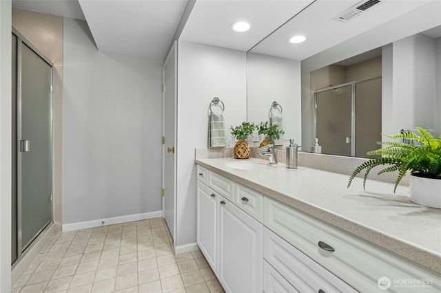 20005 NE 42nd Street, Sammamish, WA 98074
