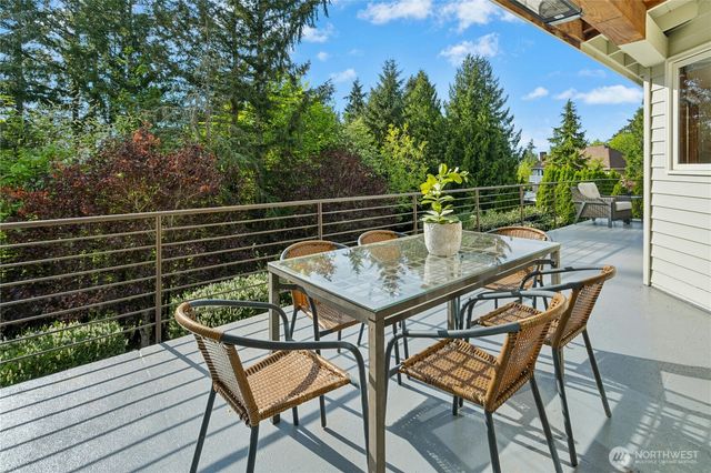 20005 NE 42nd Street, Sammamish, WA 98074