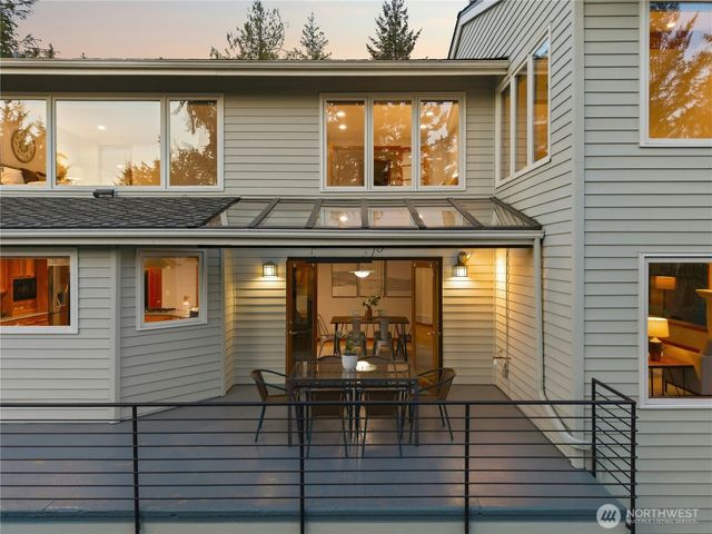 20005 NE 42nd Street, Sammamish, WA 98074