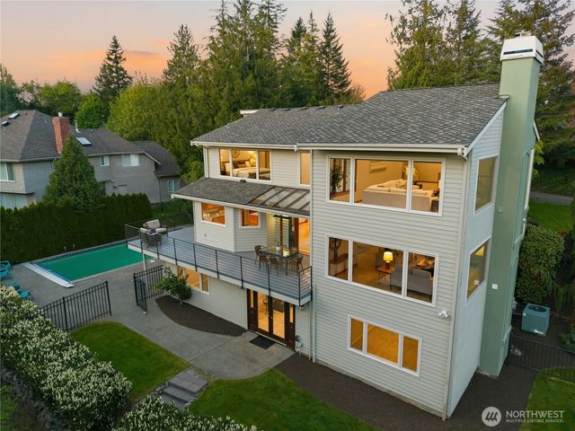 20005 NE 42nd Street, Sammamish, WA 98074