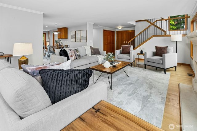 20005 NE 42nd Street, Sammamish, WA 98074