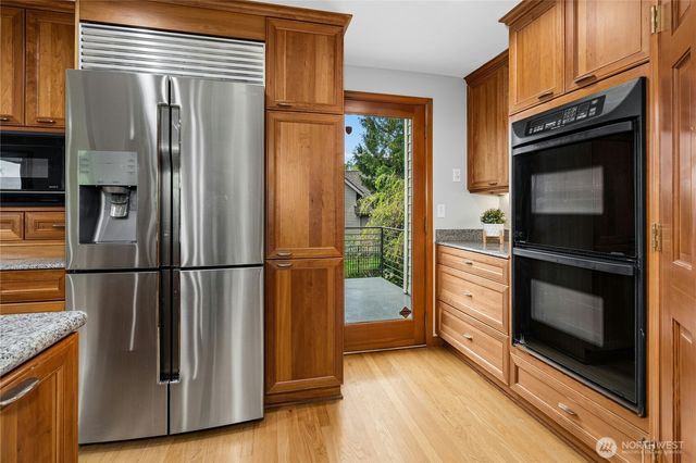 20005 NE 42nd Street, Sammamish, WA 98074