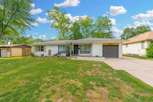 9843 W Tee Ln, Wichita, KS 67212