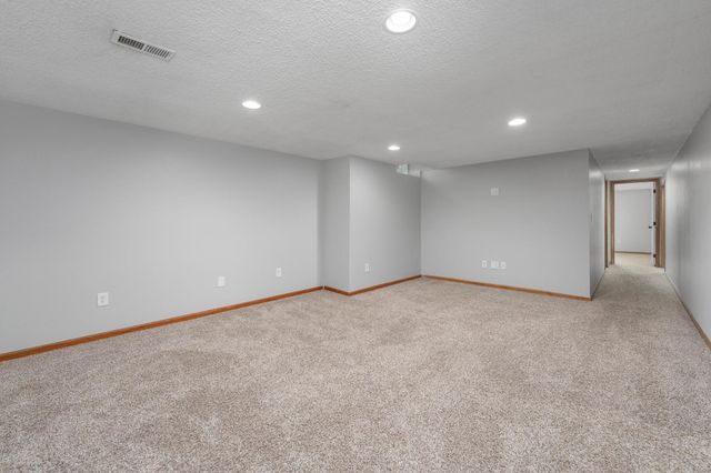 9843 W Tee Ln, Wichita, KS 67212