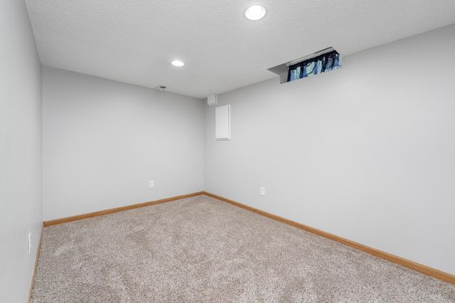 9843 W Tee Ln, Wichita, KS 67212