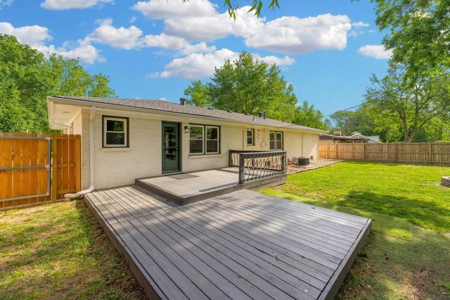 9843 W Tee Ln, Wichita, KS 67212