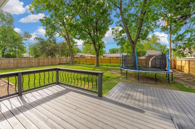 9843 W Tee Ln, Wichita, KS 67212