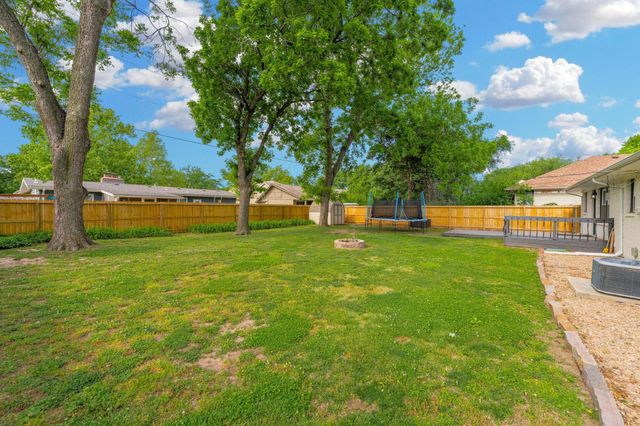 9843 W Tee Ln, Wichita, KS 67212