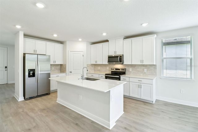 787 SUNSHOWER, Lady Lake, FL 32159