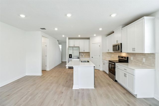787 SUNSHOWER, Lady Lake, FL 32159