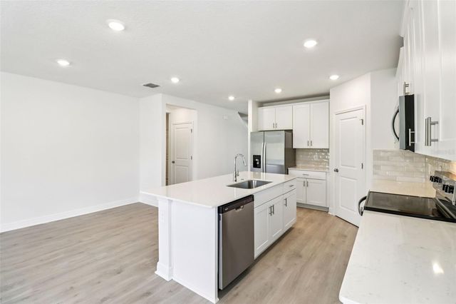 787 SUNSHOWER, Lady Lake, FL 32159