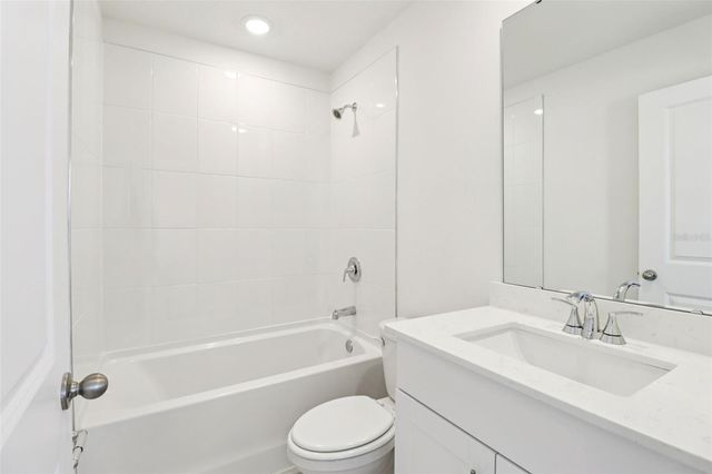 787 SUNSHOWER, Lady Lake, FL 32159