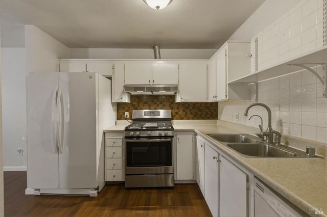 1741 Las Raposas Ct, Santa Rosa, CA 95409