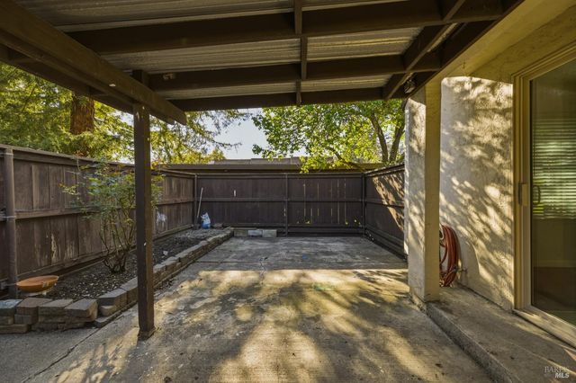 1741 Las Raposas Ct, Santa Rosa, CA 95409