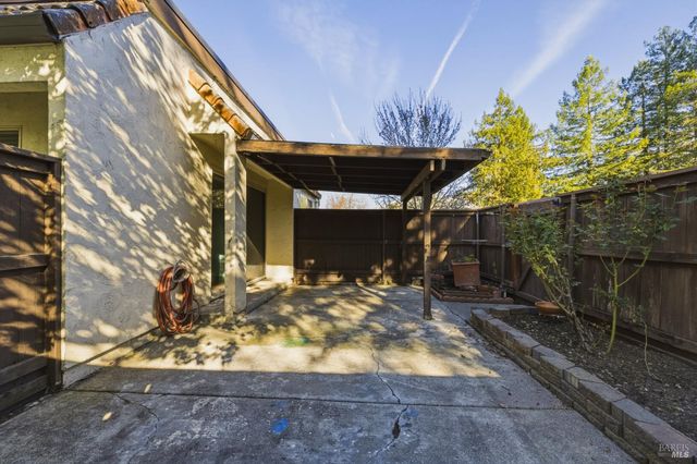 1741 Las Raposas Ct, Santa Rosa, CA 95409