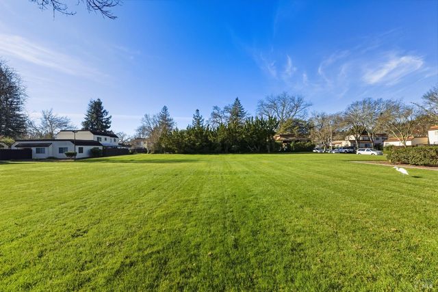 1741 Las Raposas Ct, Santa Rosa, CA 95409