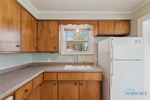 326 E Dudley Street, Maumee, OH 43537