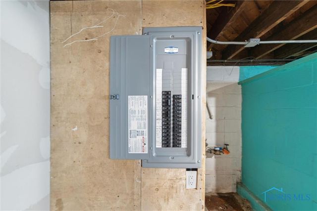 326 E Dudley Street, Maumee, OH 43537