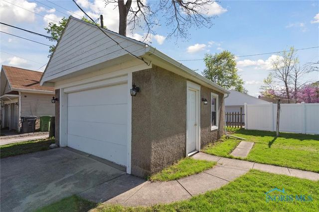 326 E Dudley Street, Maumee, OH 43537