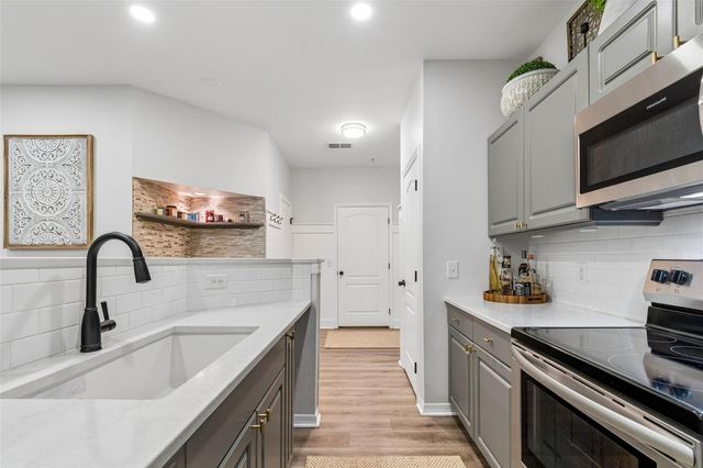 1640 VILLA CAPRI CIRCLE 208, Odessa, FL 33556
