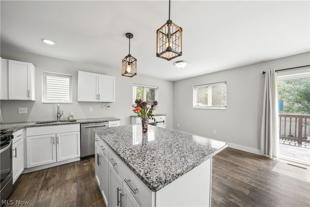1010 Ashwood Lane, Streetsboro, OH 44241
