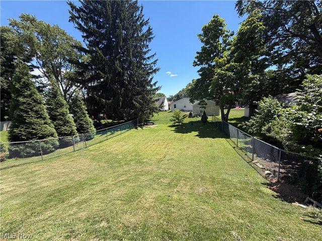 210 Woodrow Street NW, North Canton, OH 44720