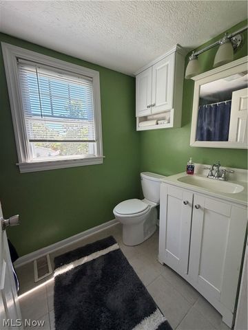 210 Woodrow Street NW, North Canton, OH 44720