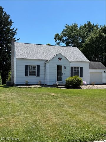 210 Woodrow Street NW, North Canton, OH 44720