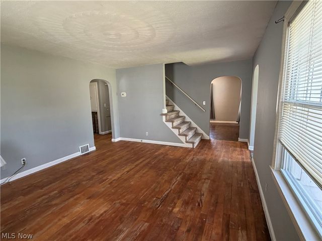 210 Woodrow Street NW, North Canton, OH 44720