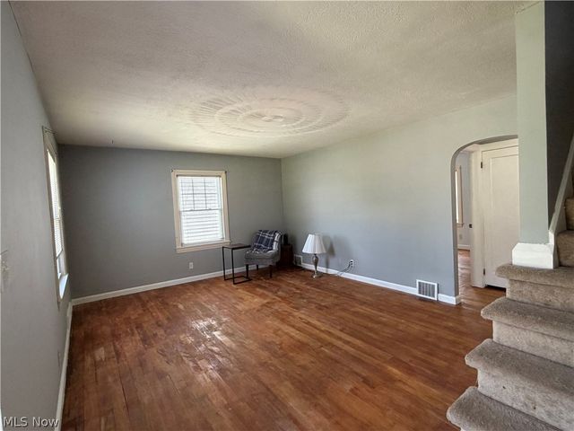 210 Woodrow Street NW, North Canton, OH 44720
