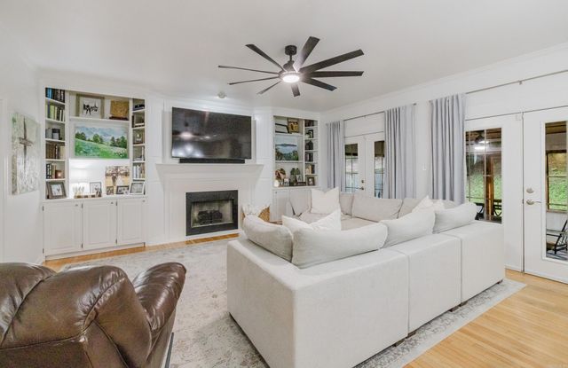 615 Miller Cove, Benton, AR 72019
