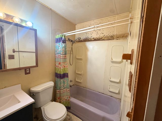 1019 E 29th Avenue, Lake Station, IN 46405